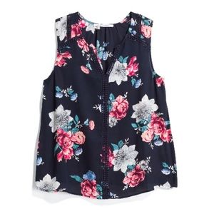 Bailin crochet detailed blouse.